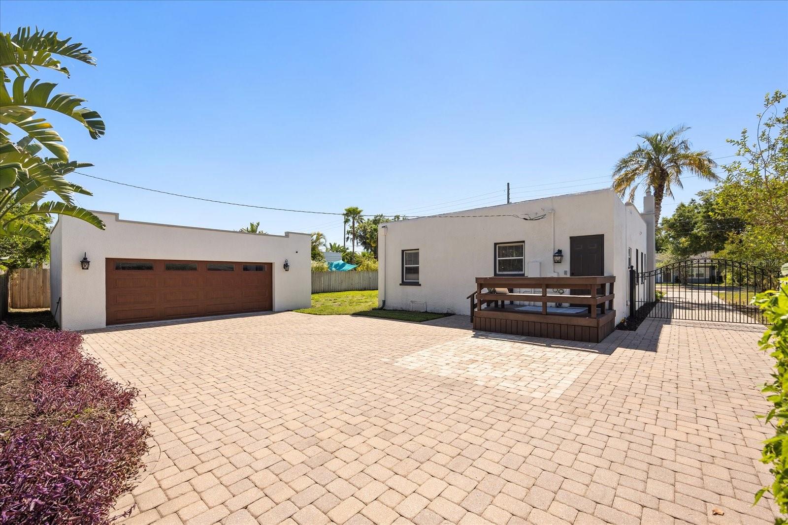 2107 DELANEY AVE, ORLANDO, FL, 32806