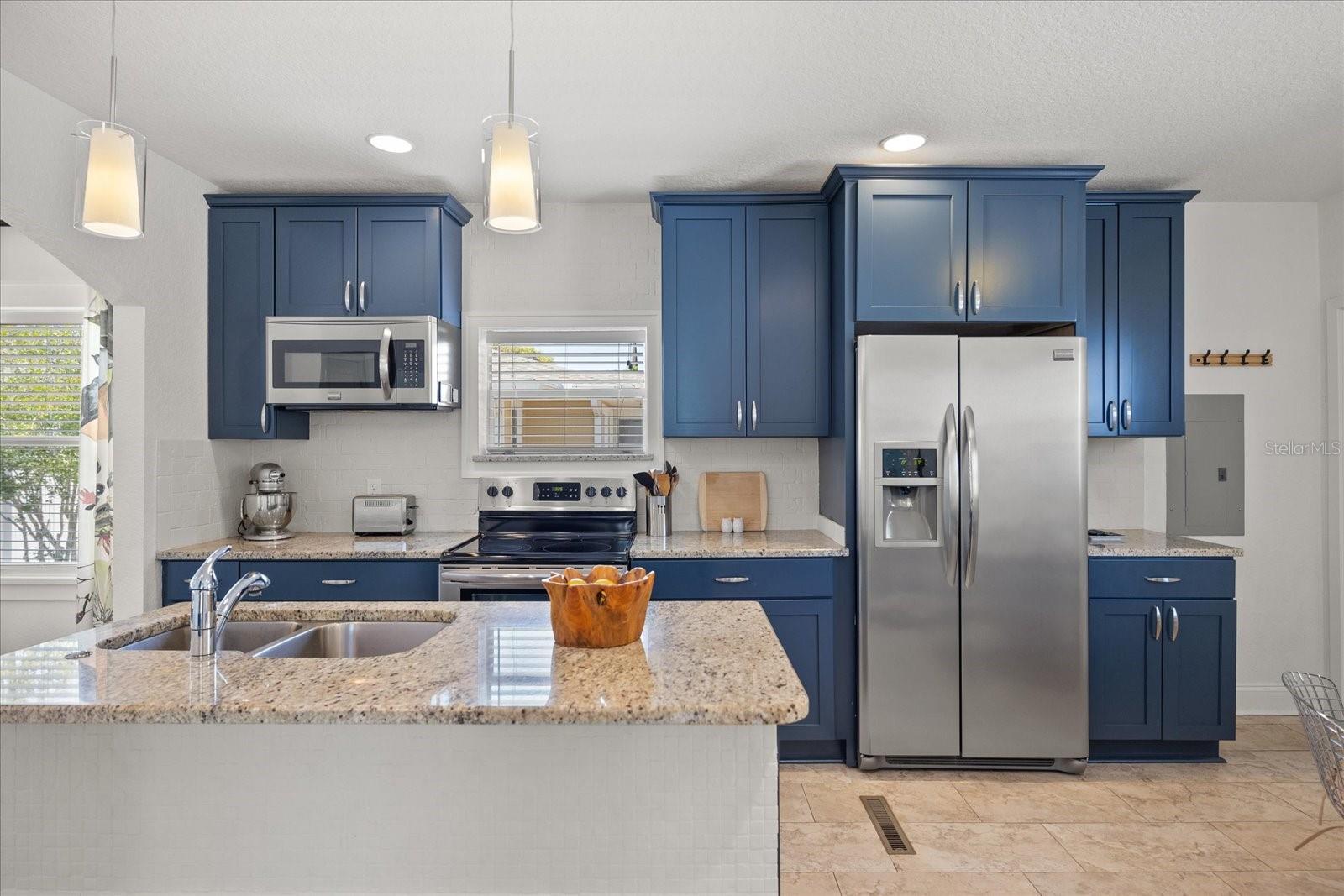 2107 DELANEY AVE, ORLANDO, FL, 32806