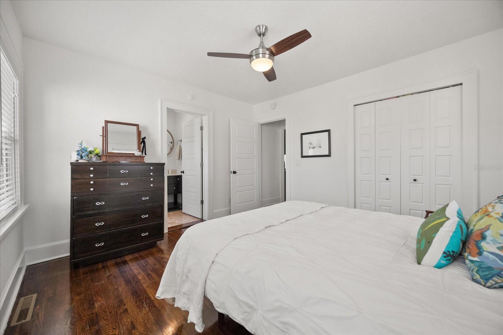 2107 DELANEY AVE, ORLANDO, FL, 32806