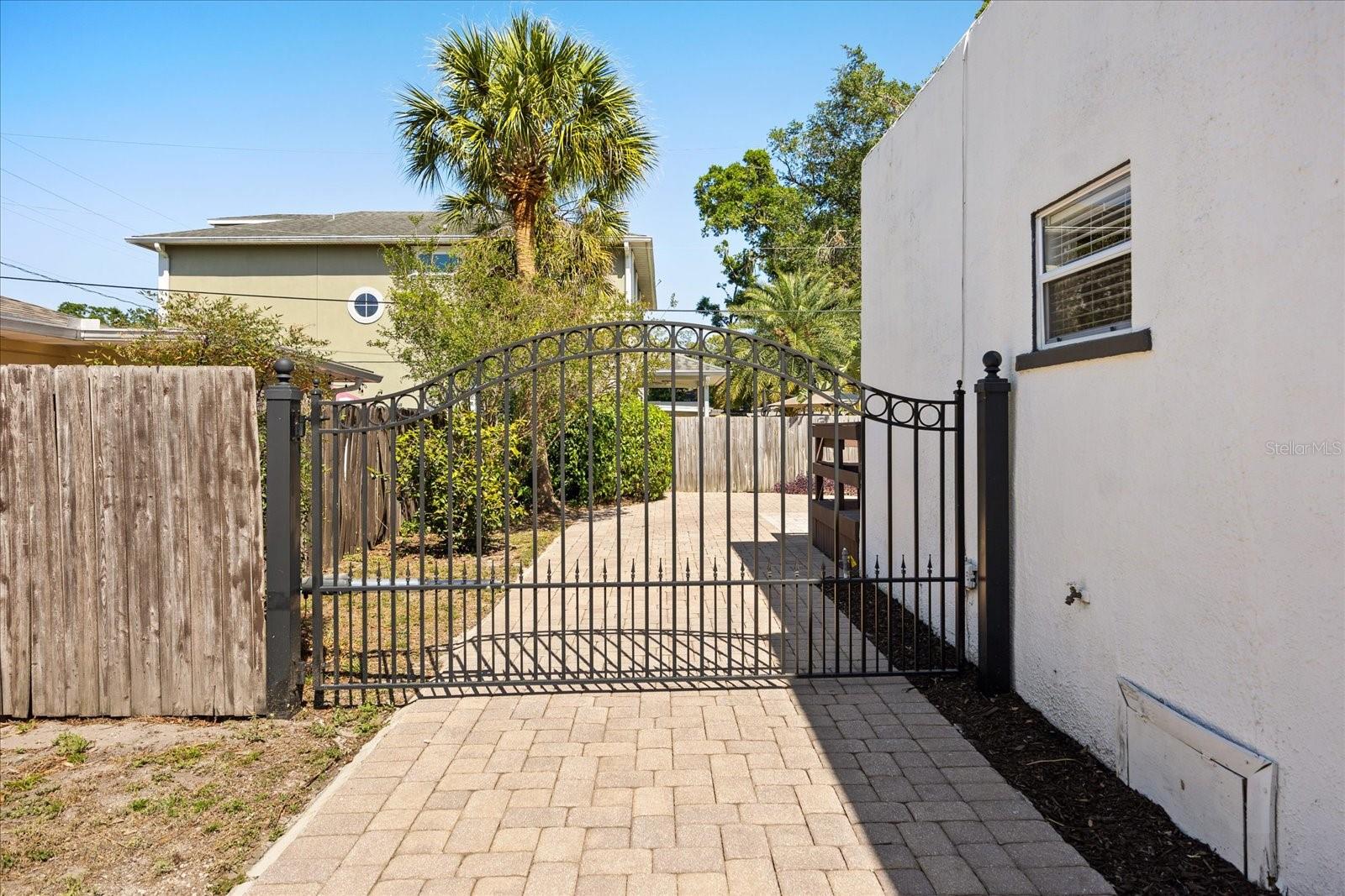 2107 DELANEY AVE, ORLANDO, FL, 32806