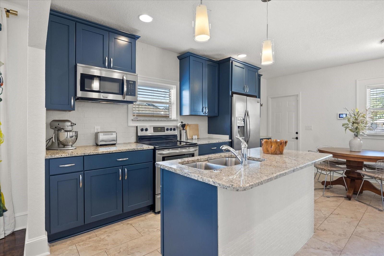 2107 DELANEY AVE, ORLANDO, FL, 32806