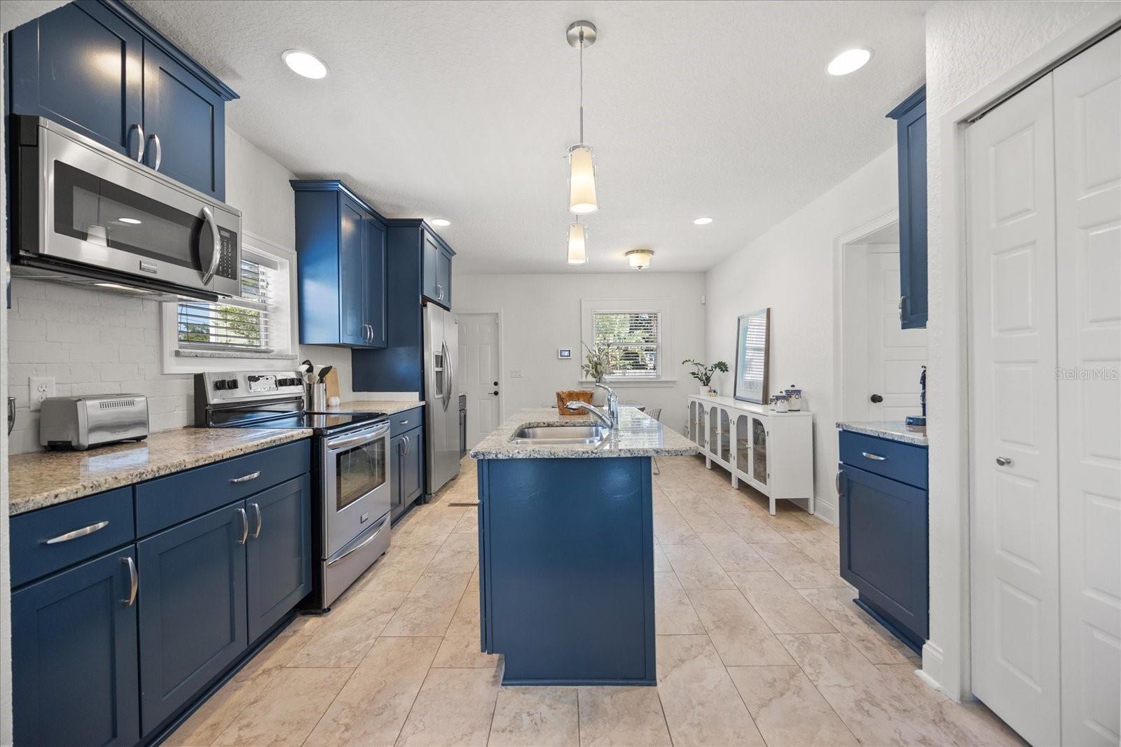 2107 DELANEY AVE, ORLANDO, FL, 32806