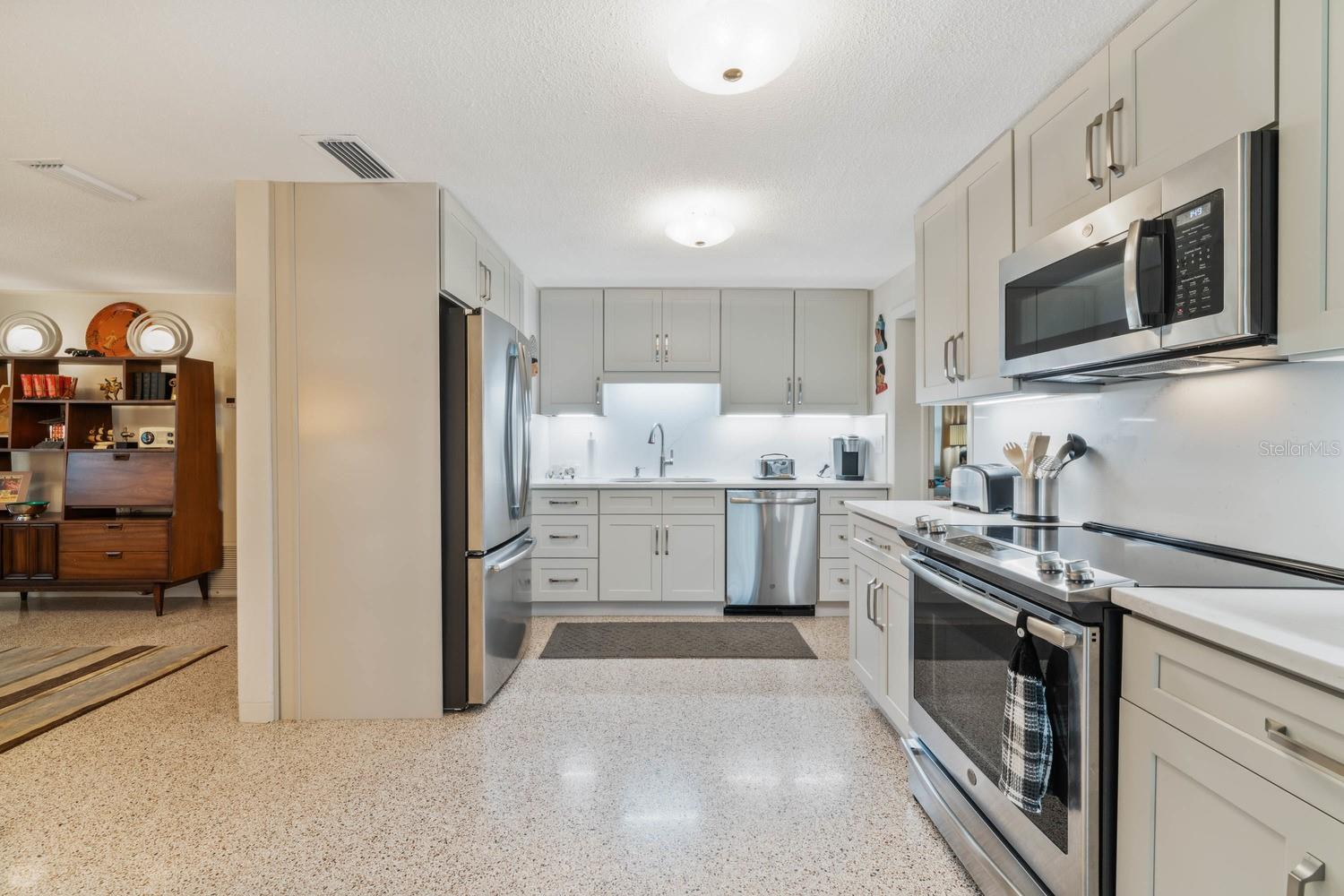 809 E 15TH AVE, NEW SMYRNA BEACH, FL, 32169