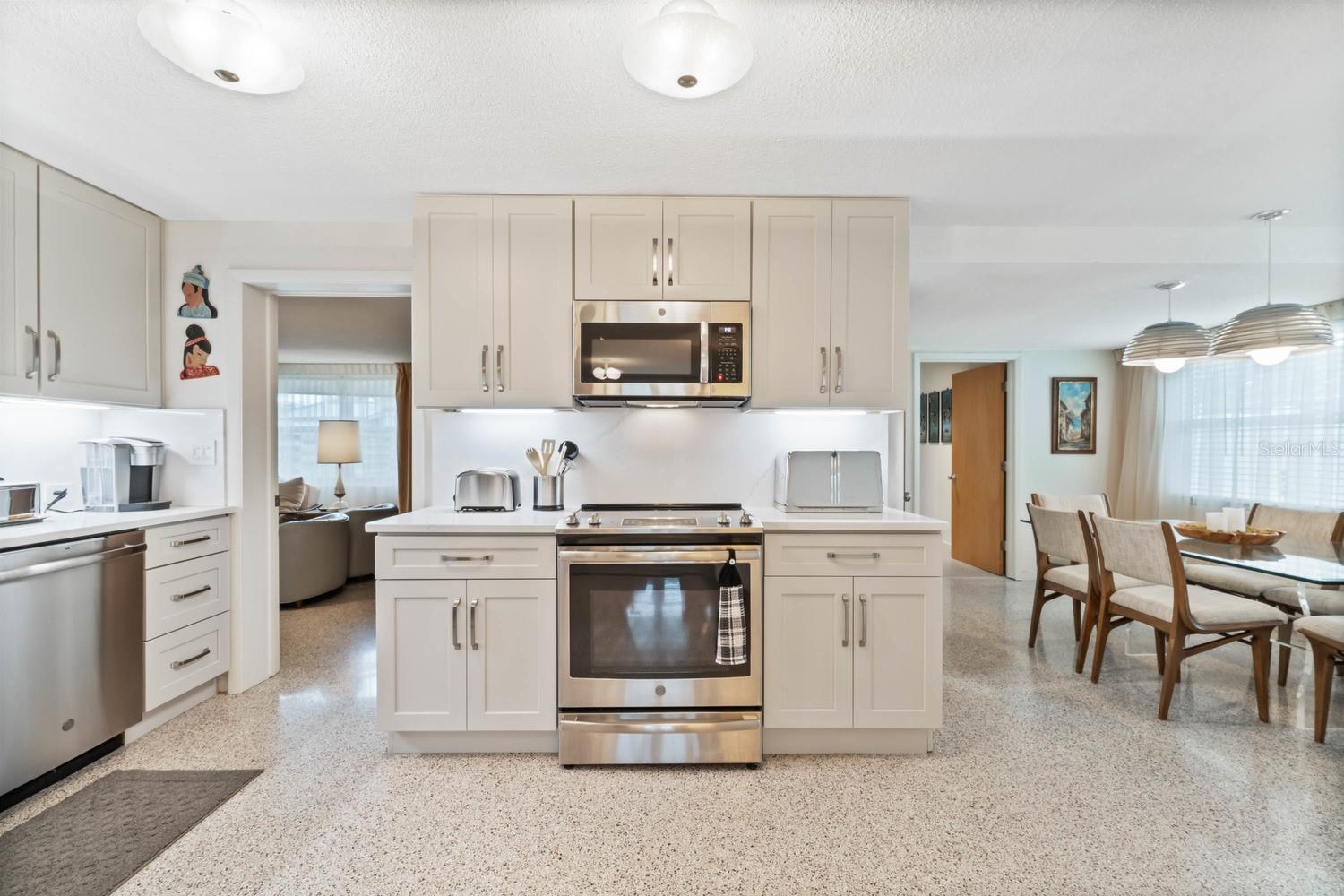 809 E 15TH AVE, NEW SMYRNA BEACH, FL, 32169