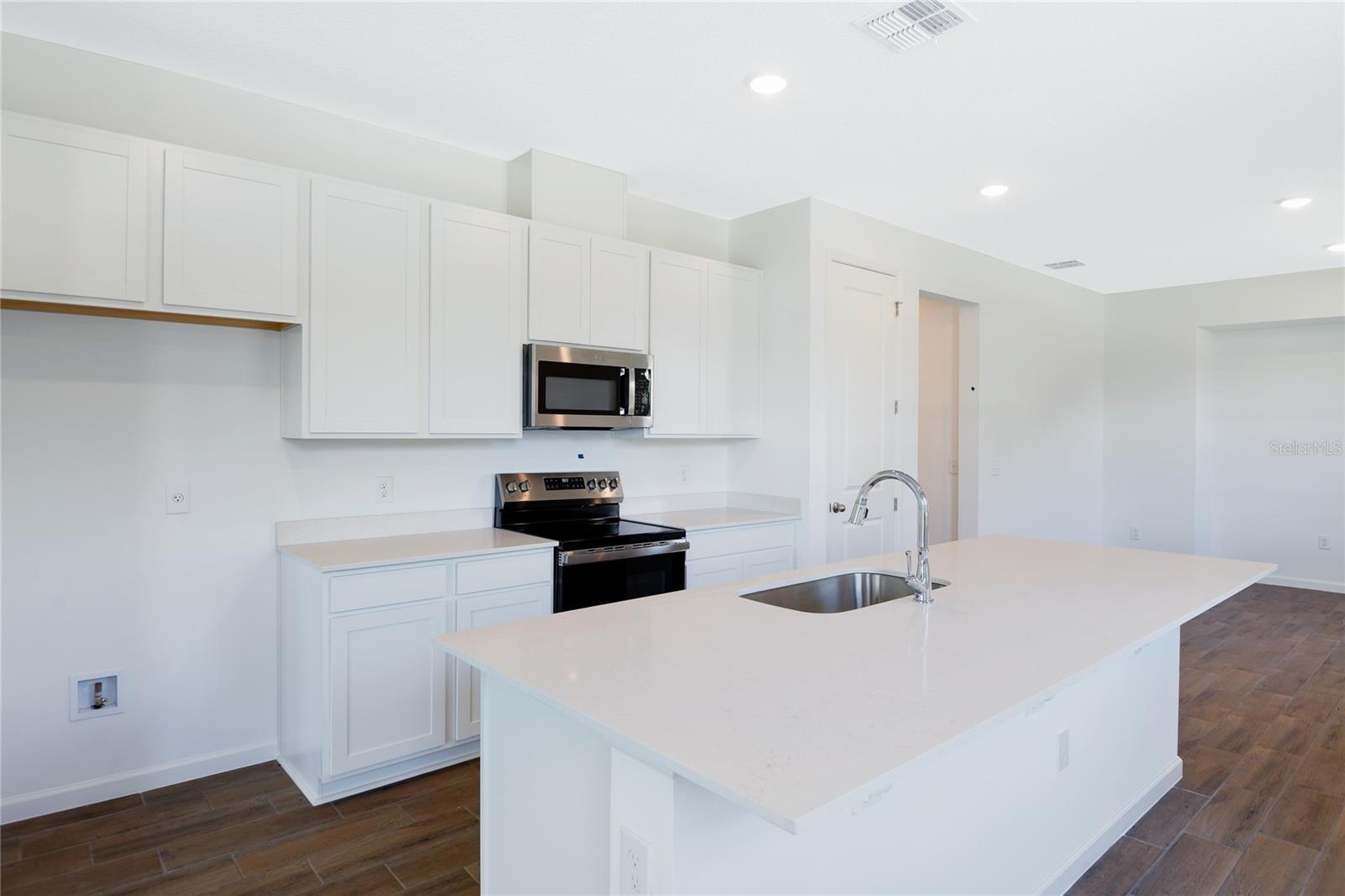 832 LAKE DELL RD, DUNDEE, FL, 33838