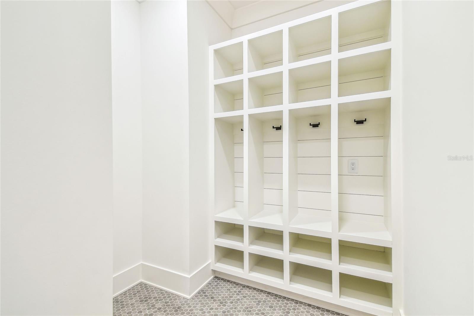 3821 W VASCONIA ST, TAMPA, FL, 33629