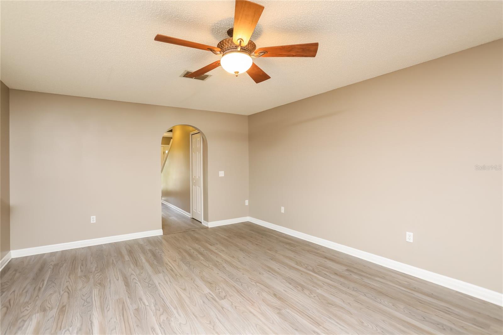 929 MAYFAIR ST, EUSTIS, FL, 32726