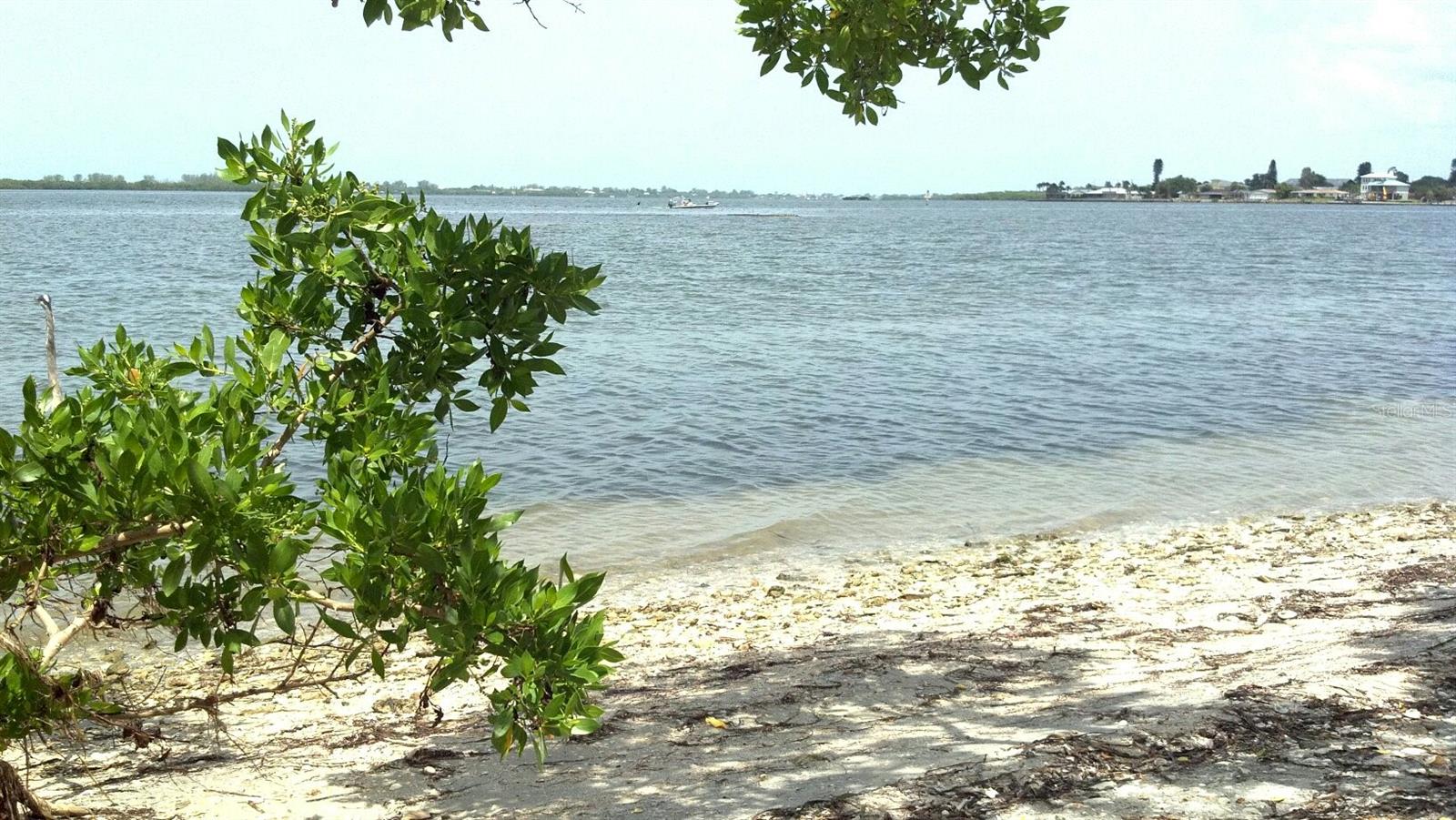 135 WAHOO DR, ROTONDA WEST, FL, 33947