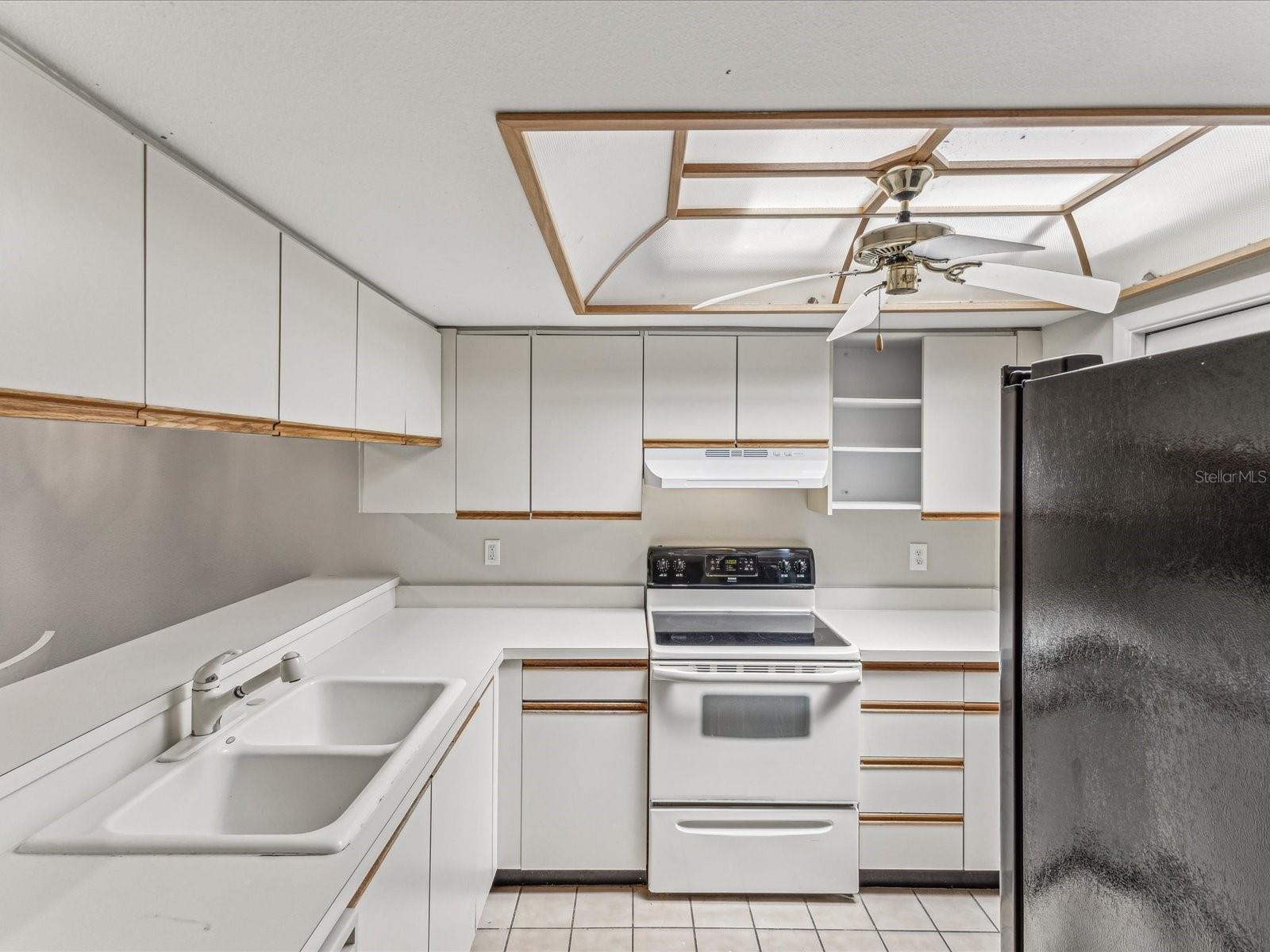 3203 GREEN DOLPHIN ST, TARPON SPRINGS, FL, 34689