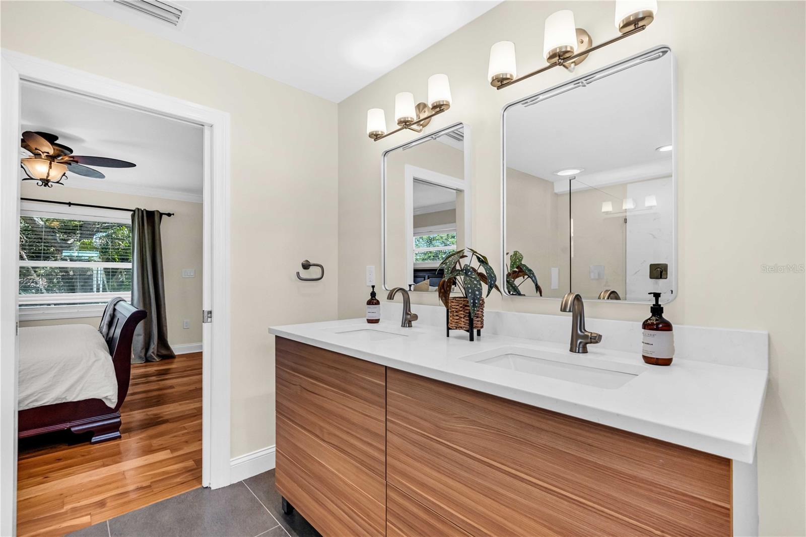 700 66TH AVE S, ST PETERSBURG, FL, 33705