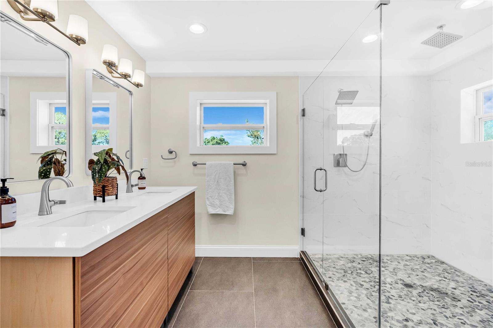 700 66TH AVE S, ST PETERSBURG, FL, 33705