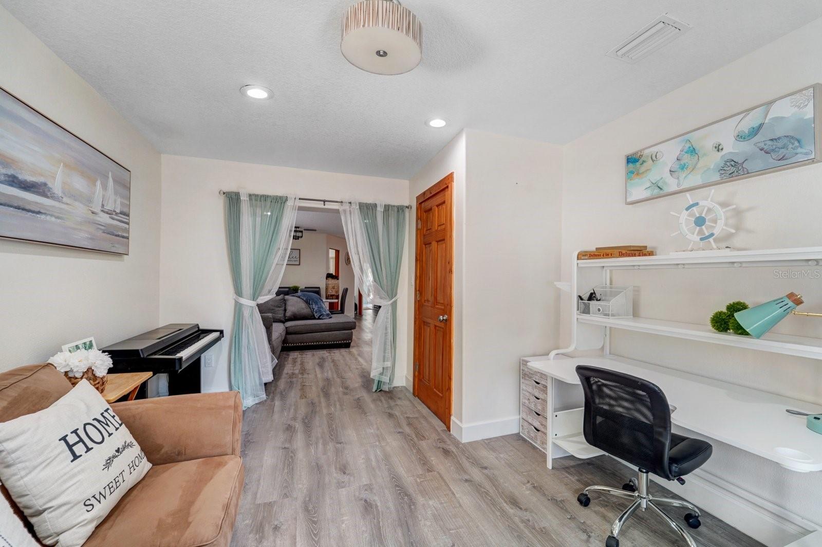 2598 WOOD ST, SARASOTA, FL, 34237