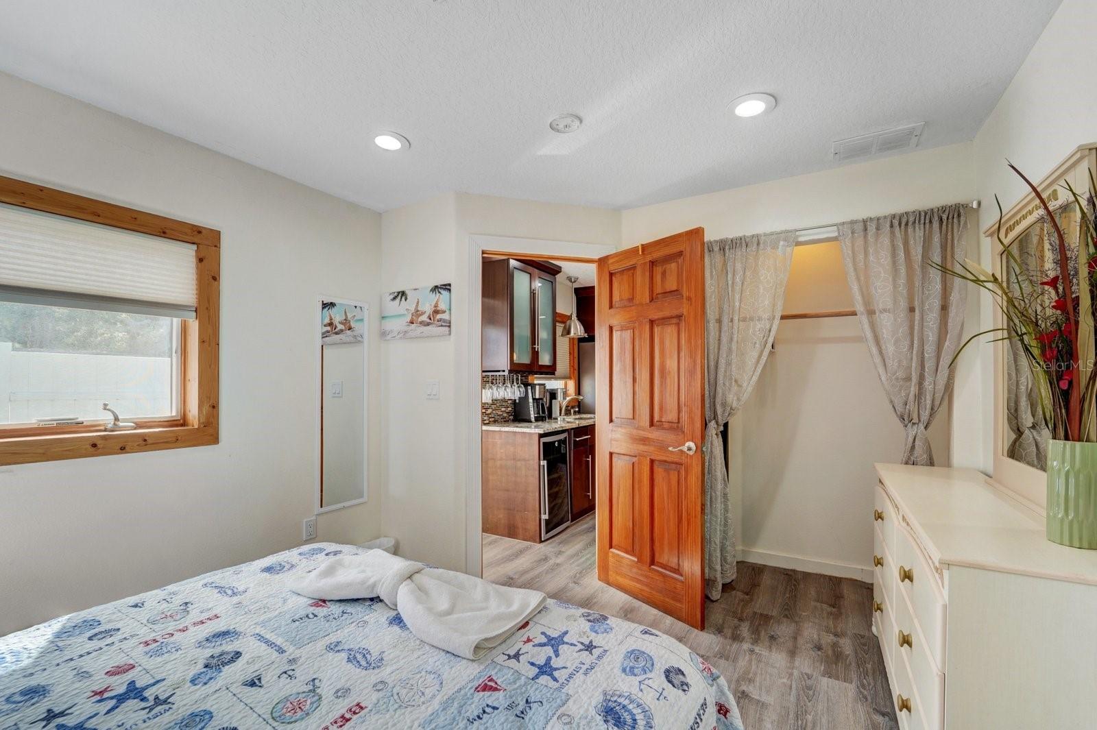 2598 WOOD ST, SARASOTA, FL, 34237