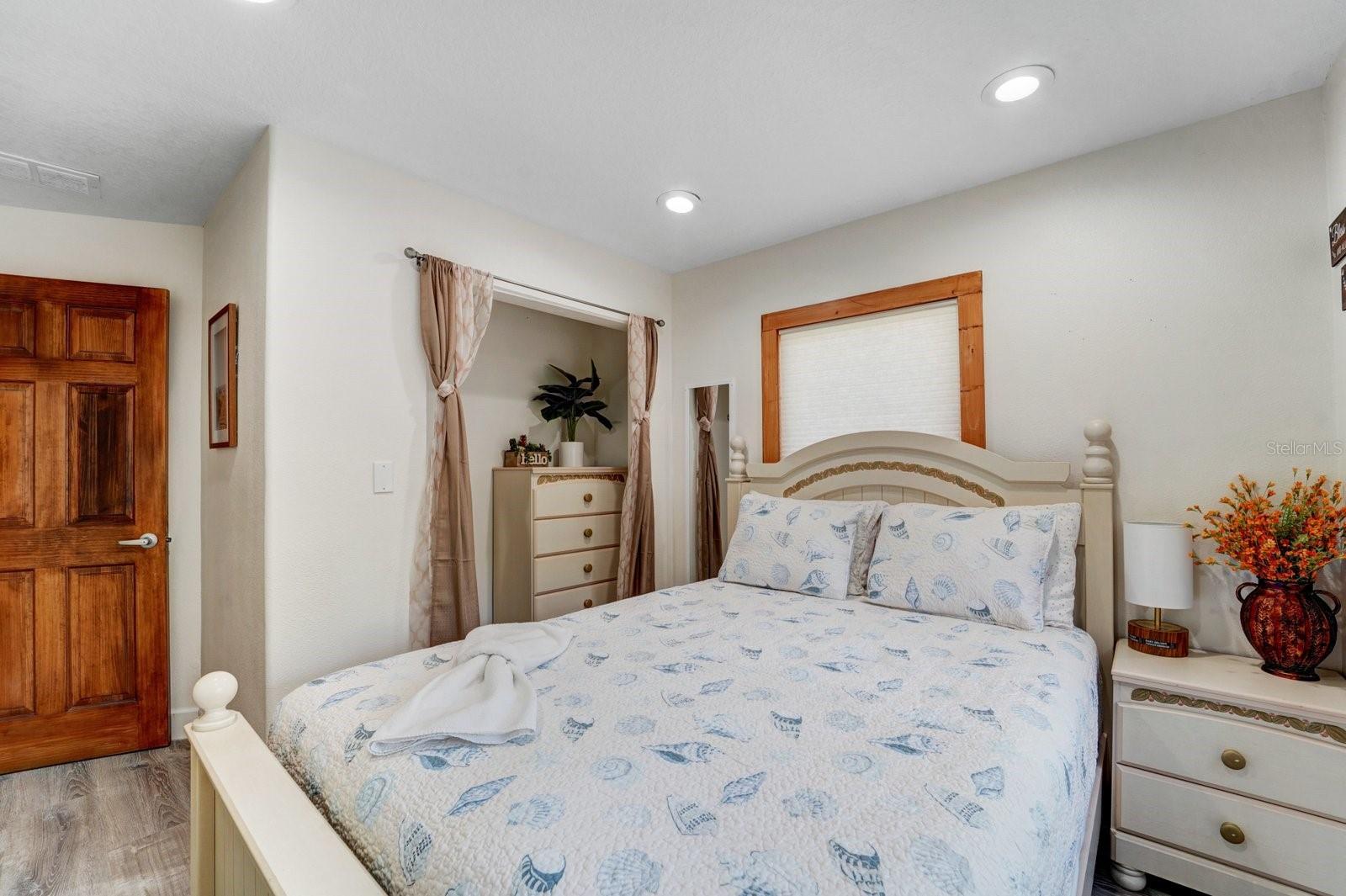 2598 WOOD ST, SARASOTA, FL, 34237