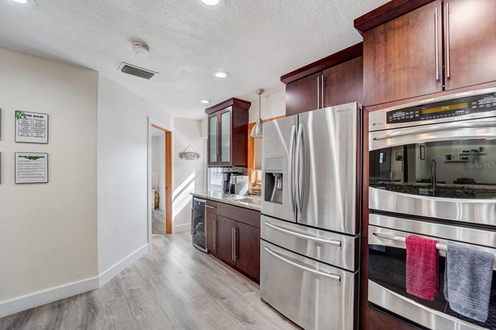 2598 WOOD ST, SARASOTA, FL, 34237