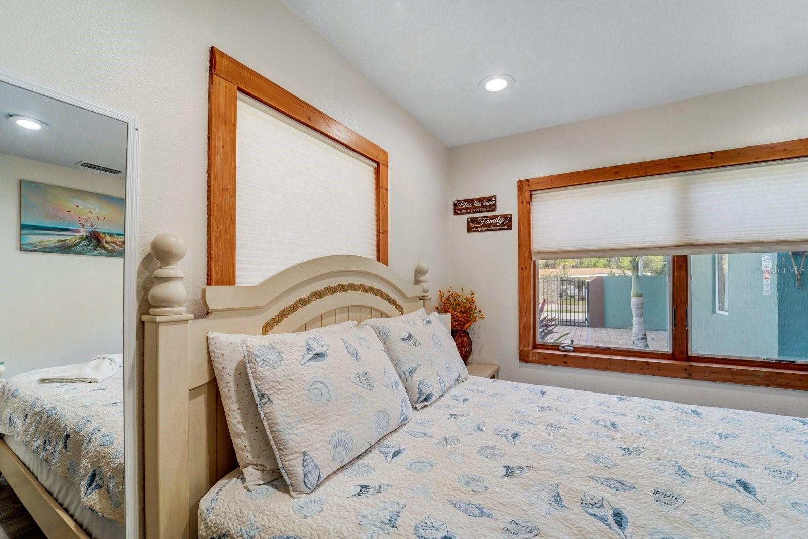 2598 WOOD ST, SARASOTA, FL, 34237