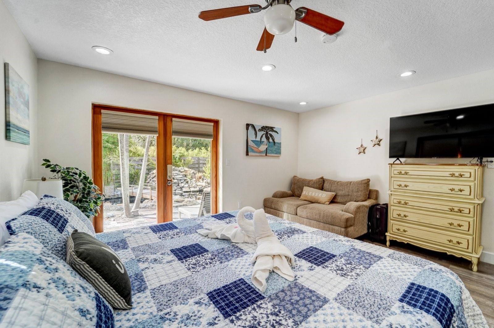 2598 WOOD ST, SARASOTA, FL, 34237