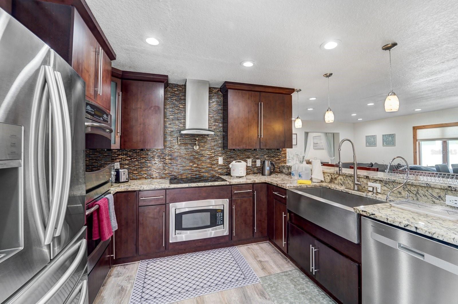 2598 WOOD ST, SARASOTA, FL, 34237