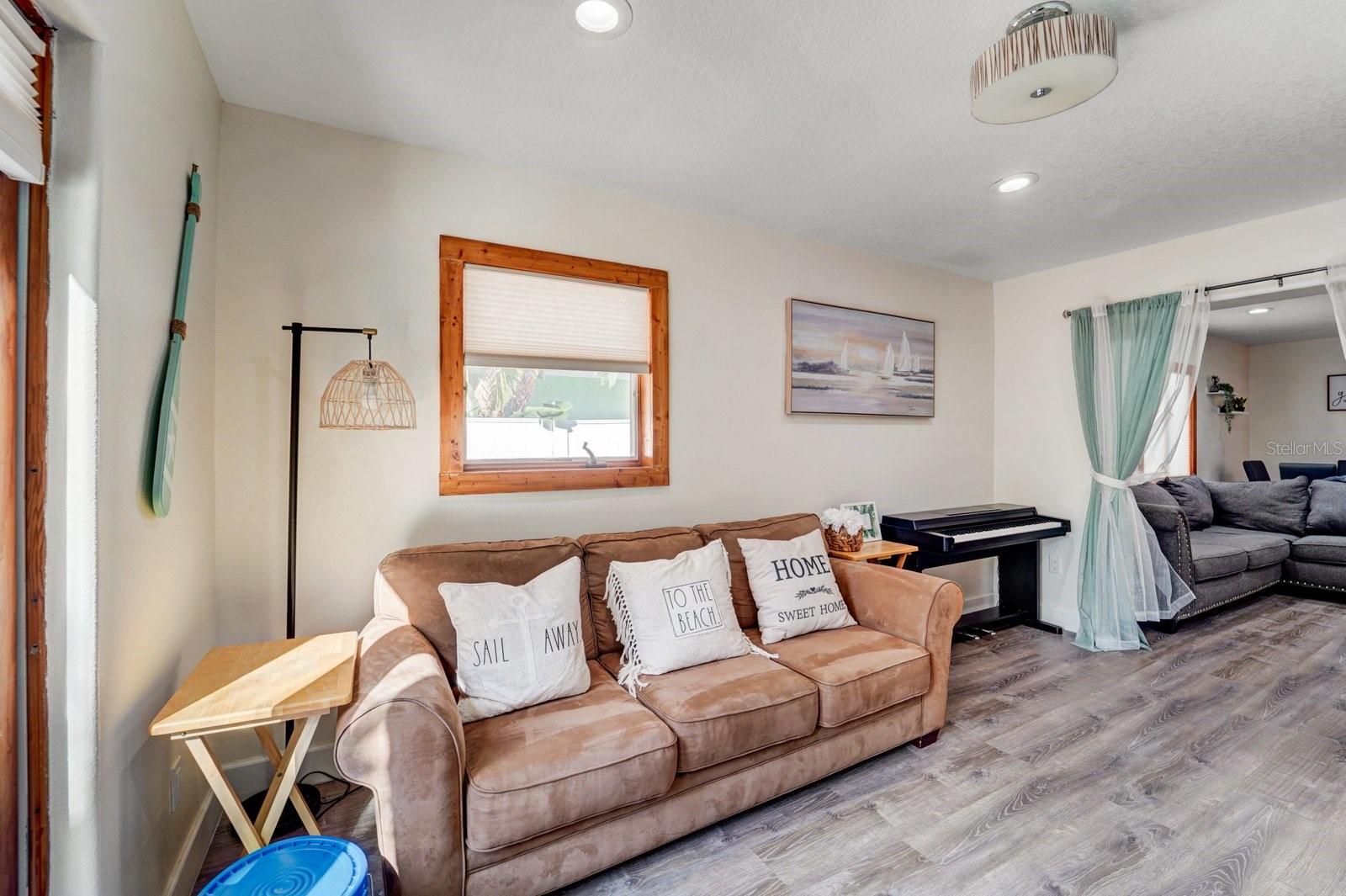 2598 WOOD ST, SARASOTA, FL, 34237