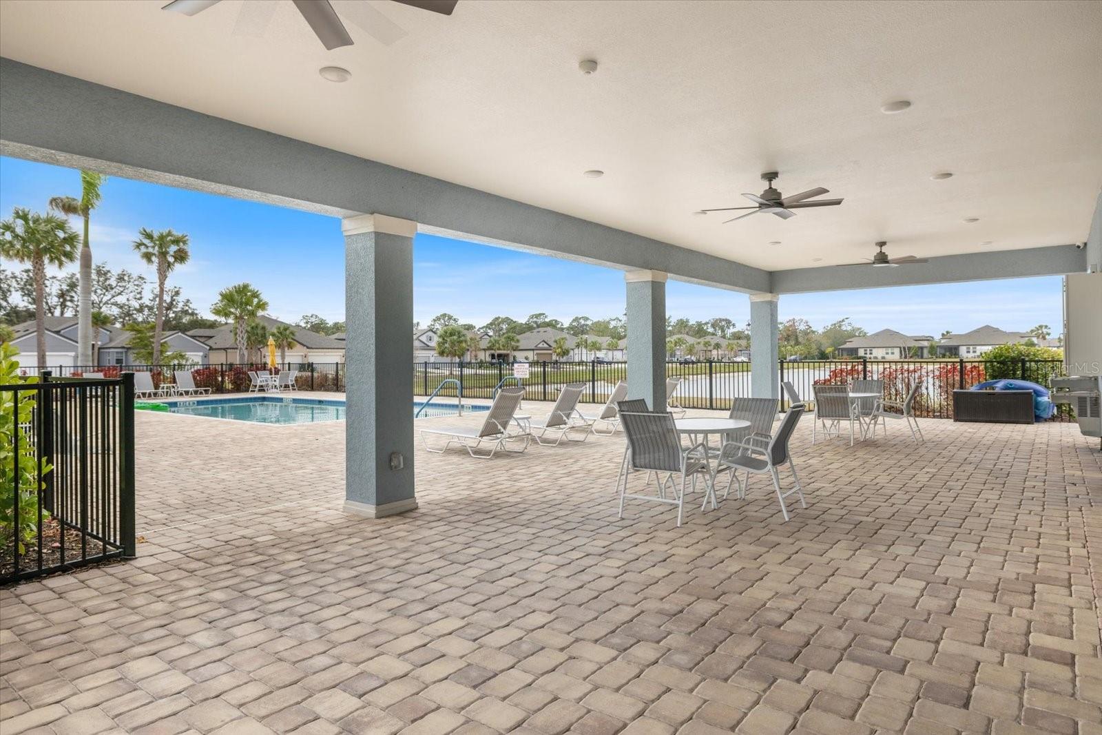 6077 AMBERLY DR, BRADENTON, FL, 34208