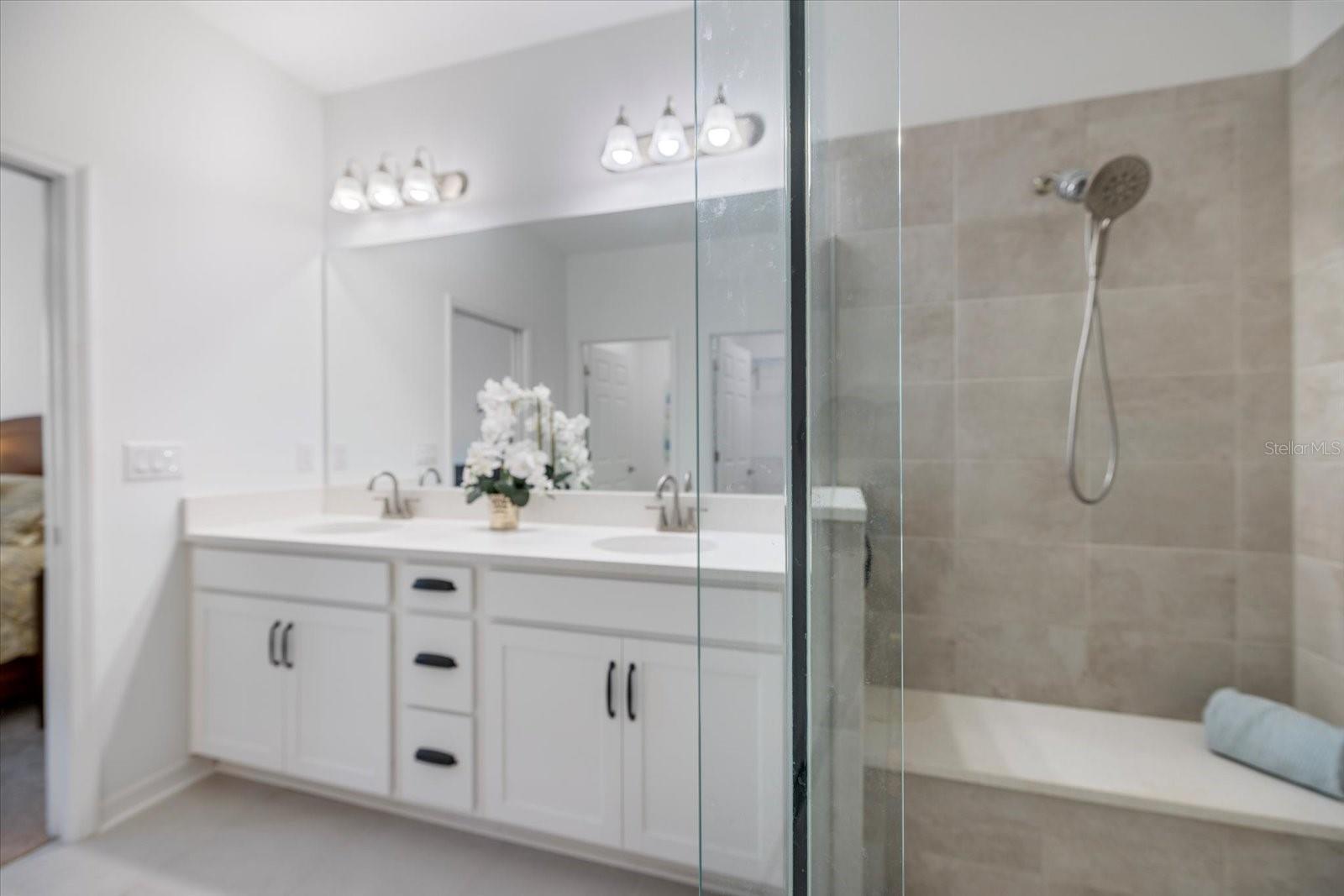 6077 AMBERLY DR, BRADENTON, FL, 34208