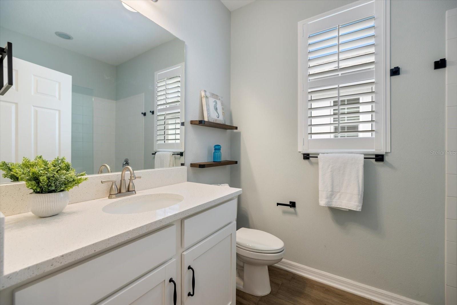 6077 AMBERLY DR, BRADENTON, FL, 34208