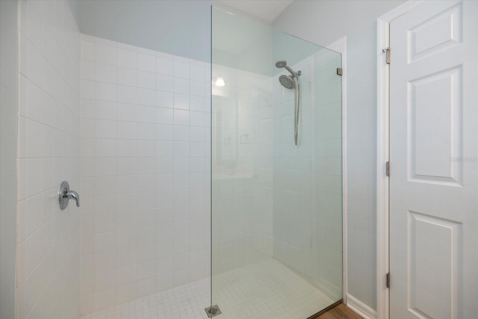 6077 AMBERLY DR, BRADENTON, FL, 34208