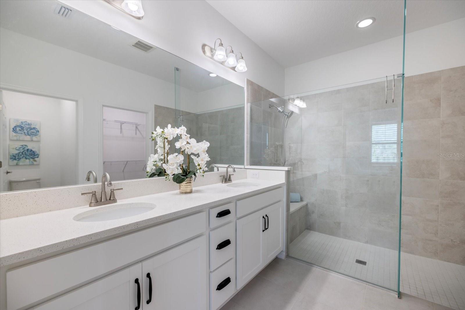 6077 AMBERLY DR, BRADENTON, FL, 34208