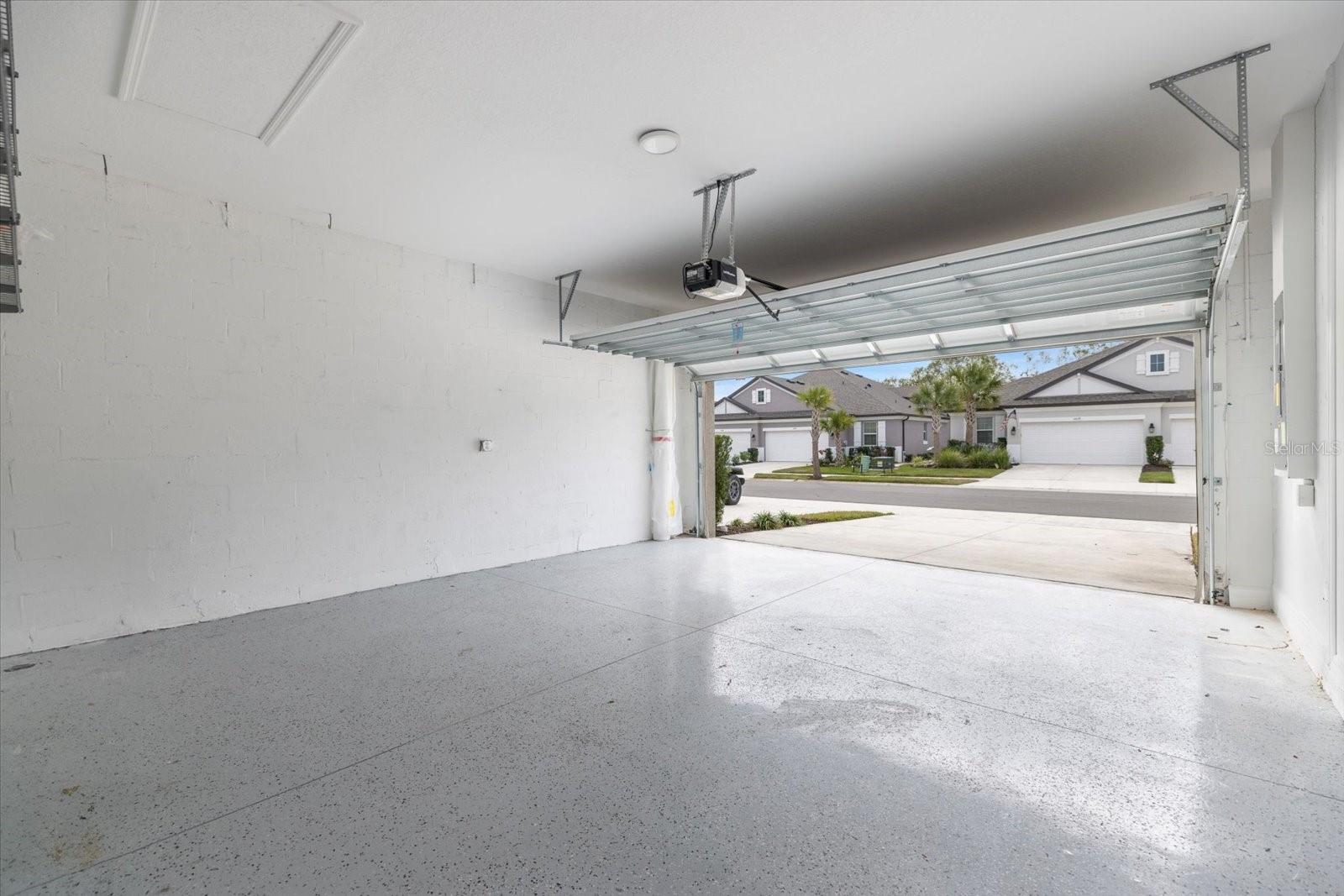 6077 AMBERLY DR, BRADENTON, FL, 34208