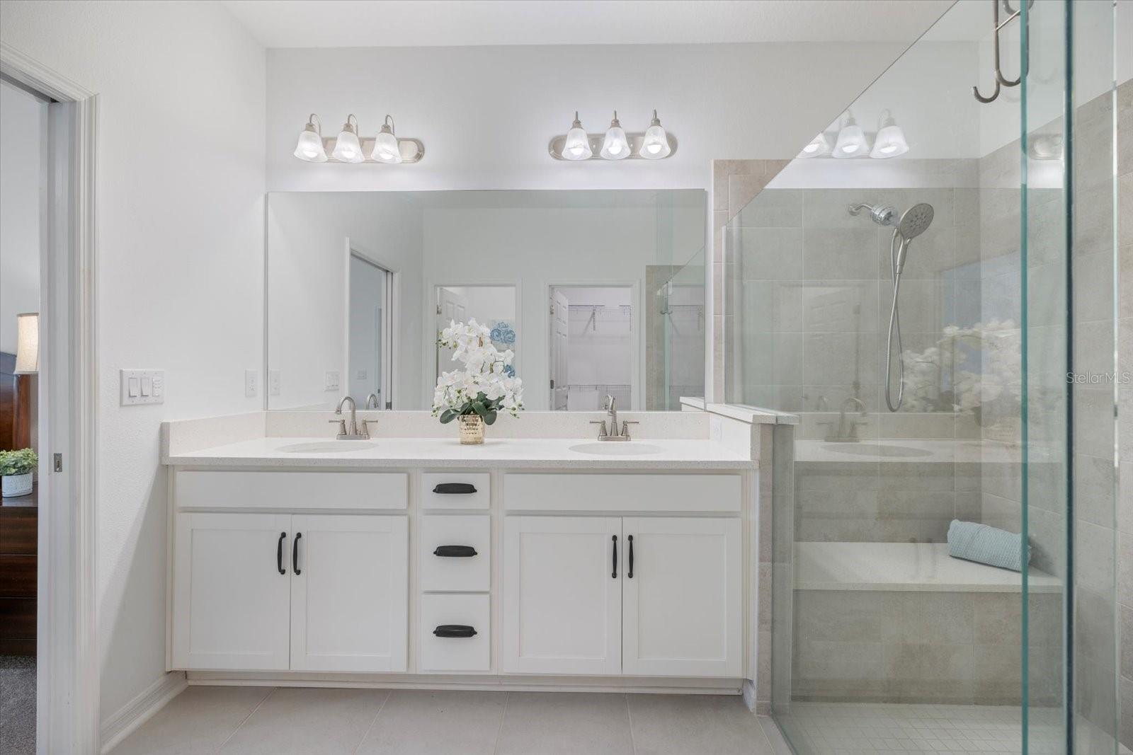 6077 AMBERLY DR, BRADENTON, FL, 34208