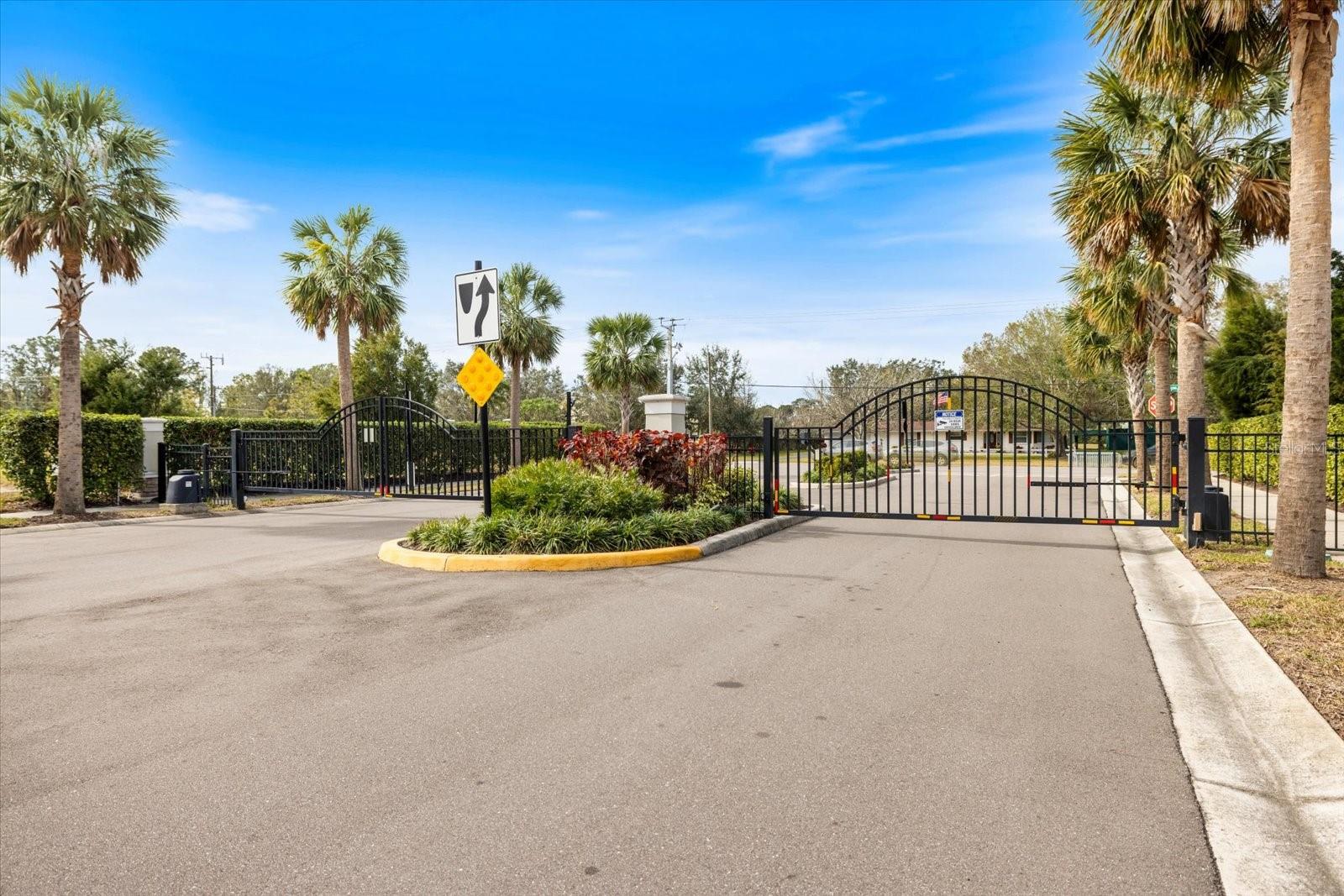 6077 AMBERLY DR, BRADENTON, FL, 34208