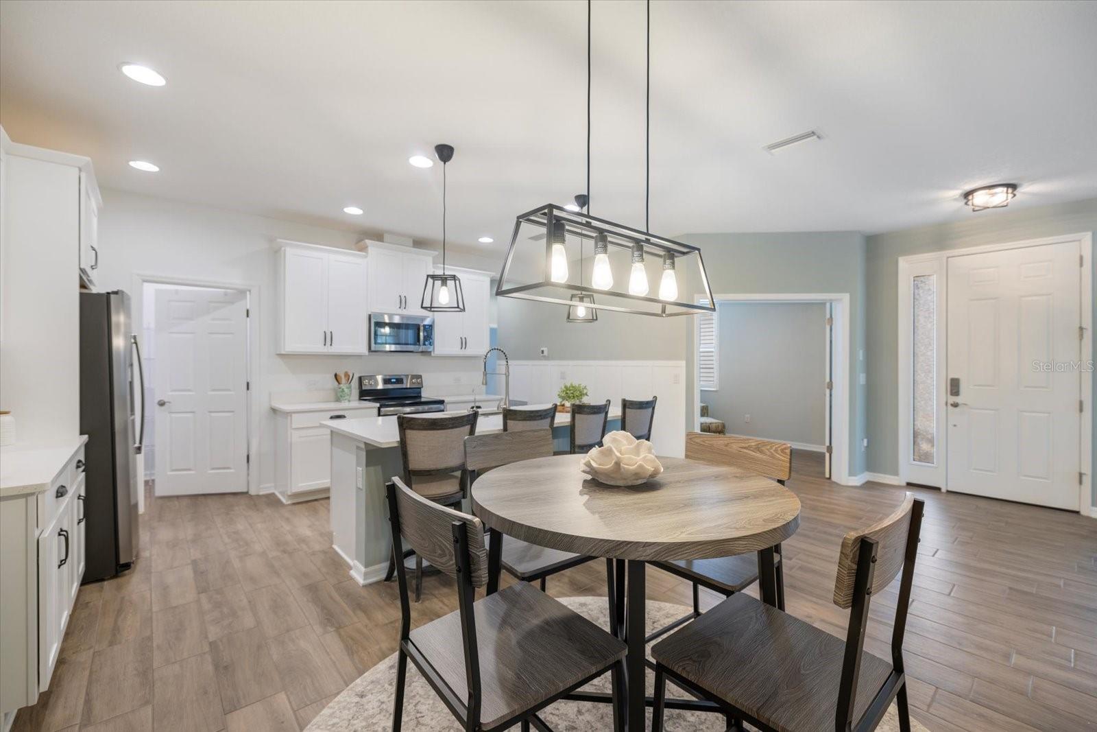 6077 AMBERLY DR, BRADENTON, FL, 34208