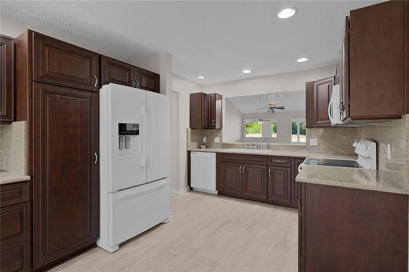 1142 SALIDO AVE, THE VILLAGES, FL, 32159