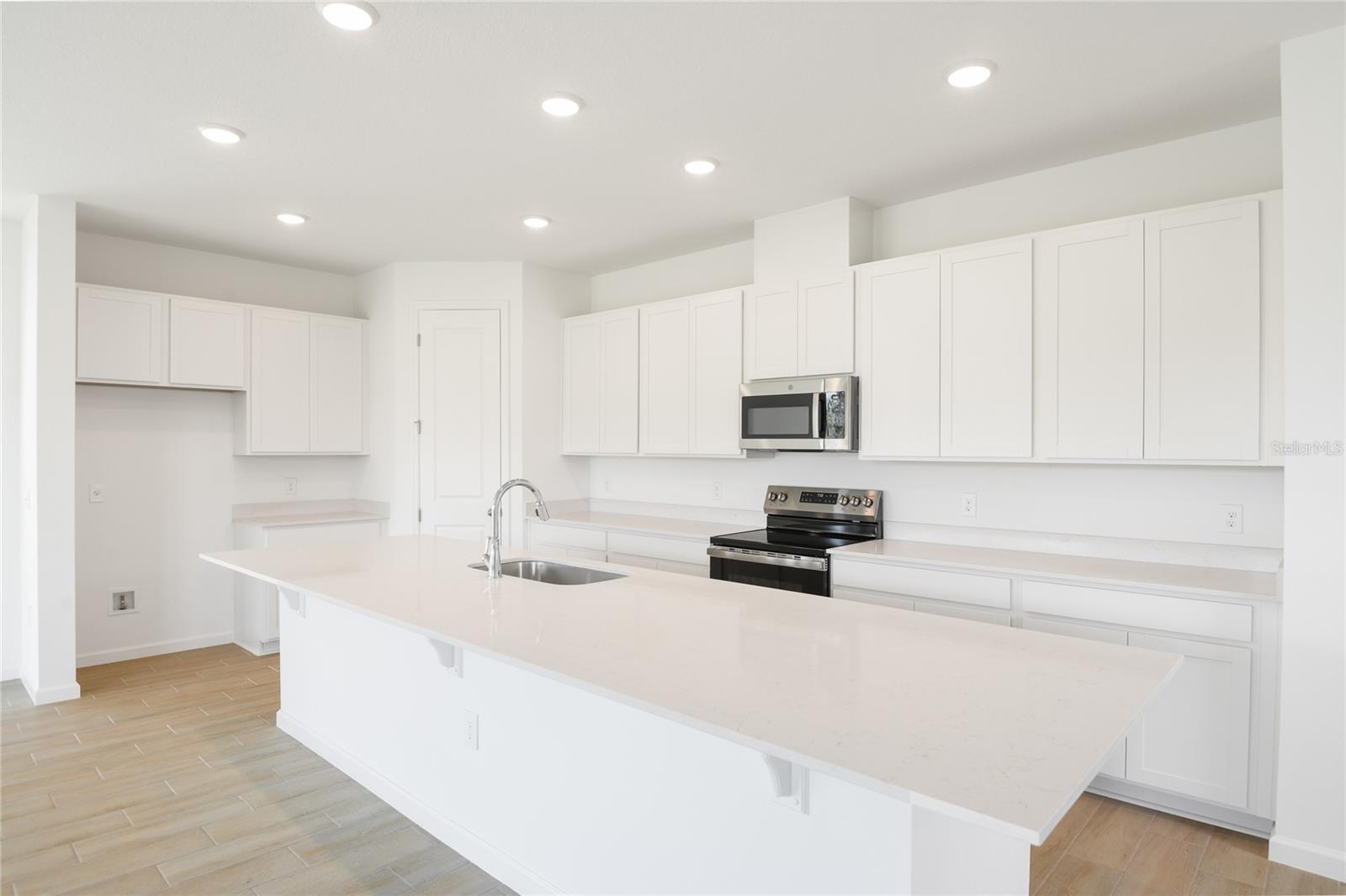 816 LAKE DELL RD, DUNDEE, FL, 33838