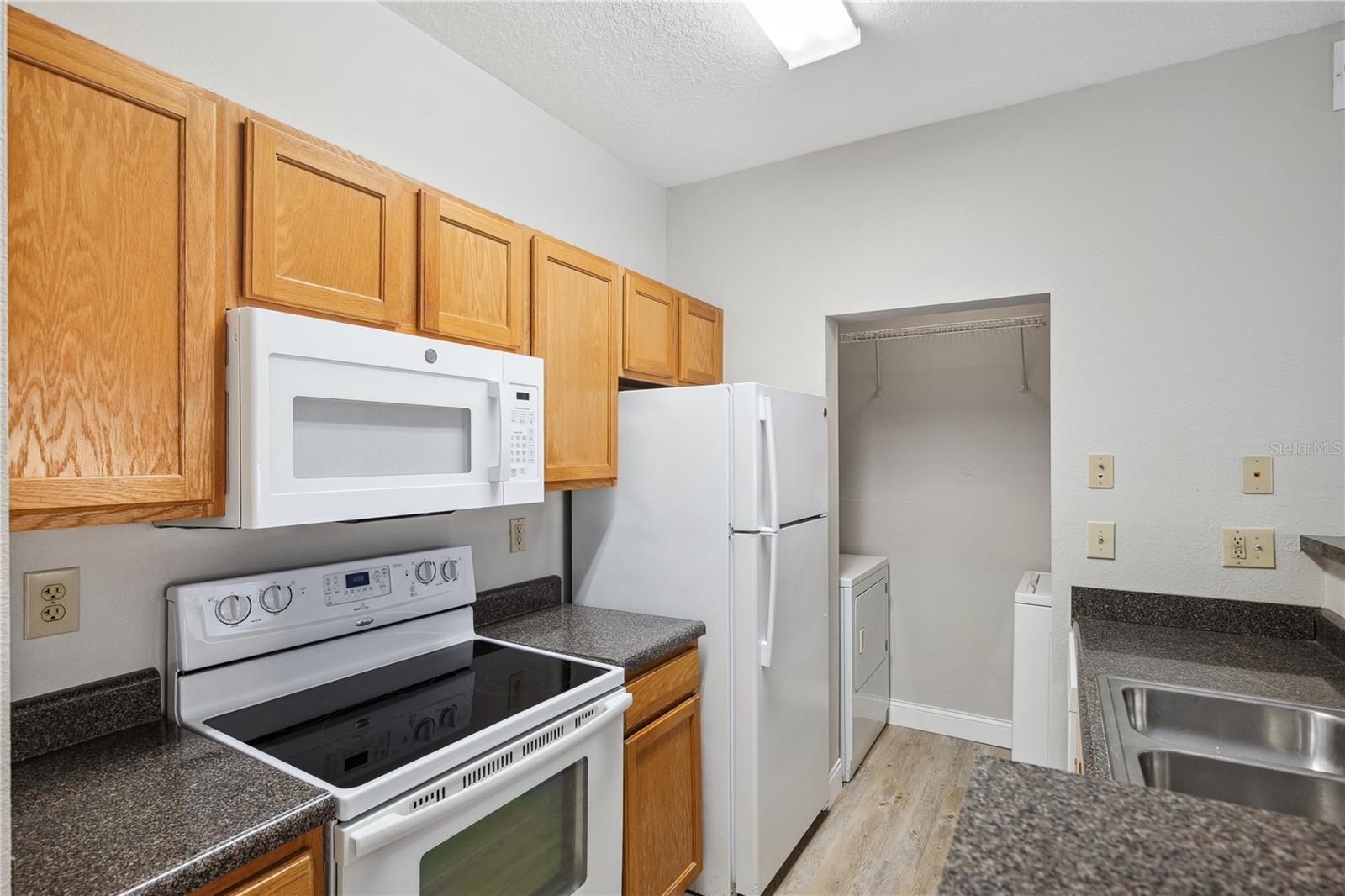 BEACHWAY CONDOS, SEMINOLE, FL, 33772