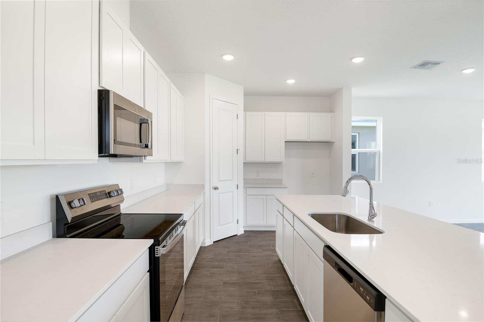 824 LAKE DELL RD, DUNDEE, FL, 33838