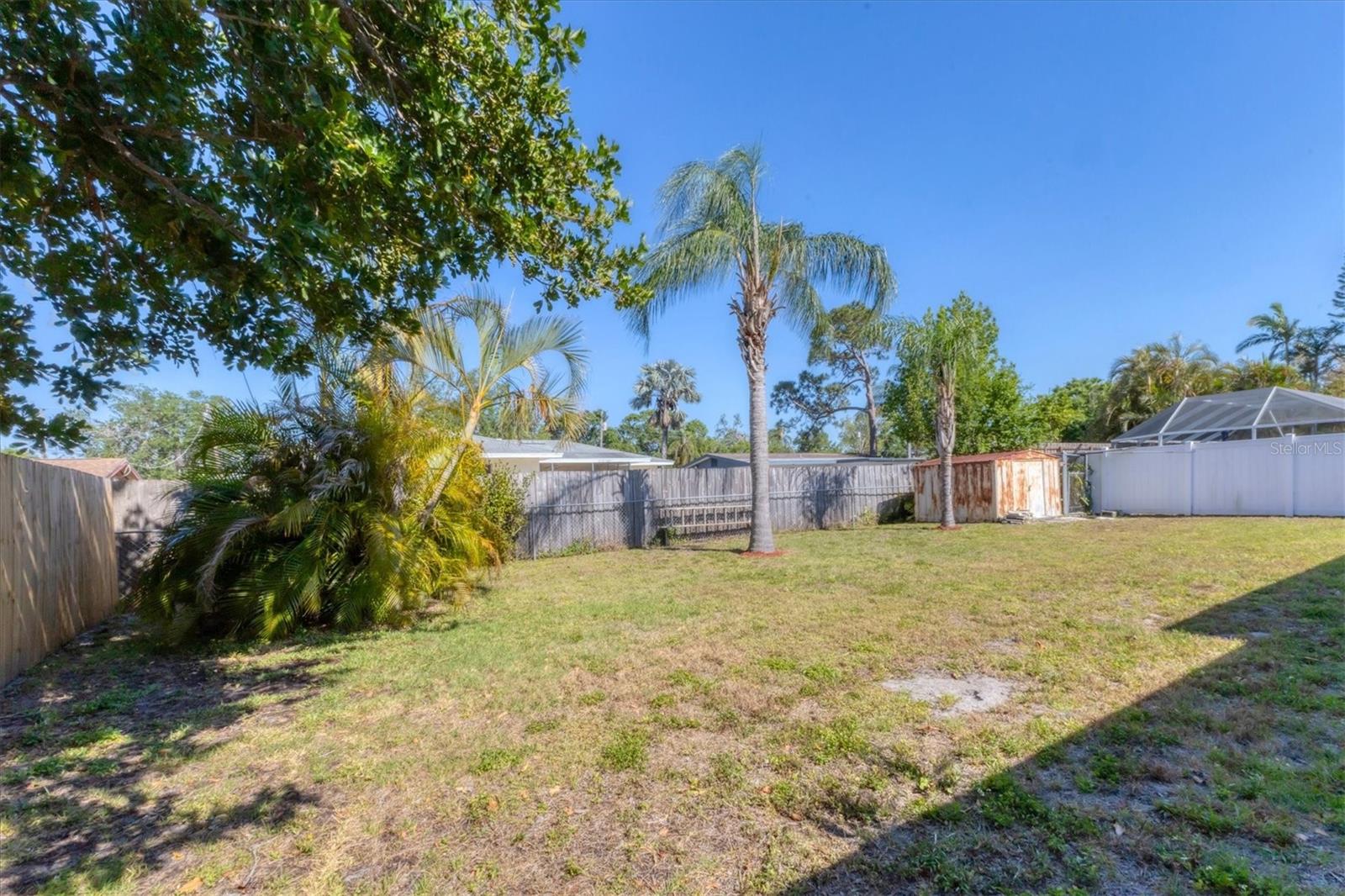 3301 CAMBRIDGE DR, SARASOTA, FL, 34232