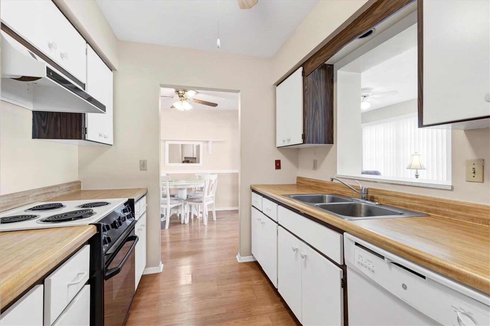 3301 CAMBRIDGE DR, SARASOTA, FL, 34232