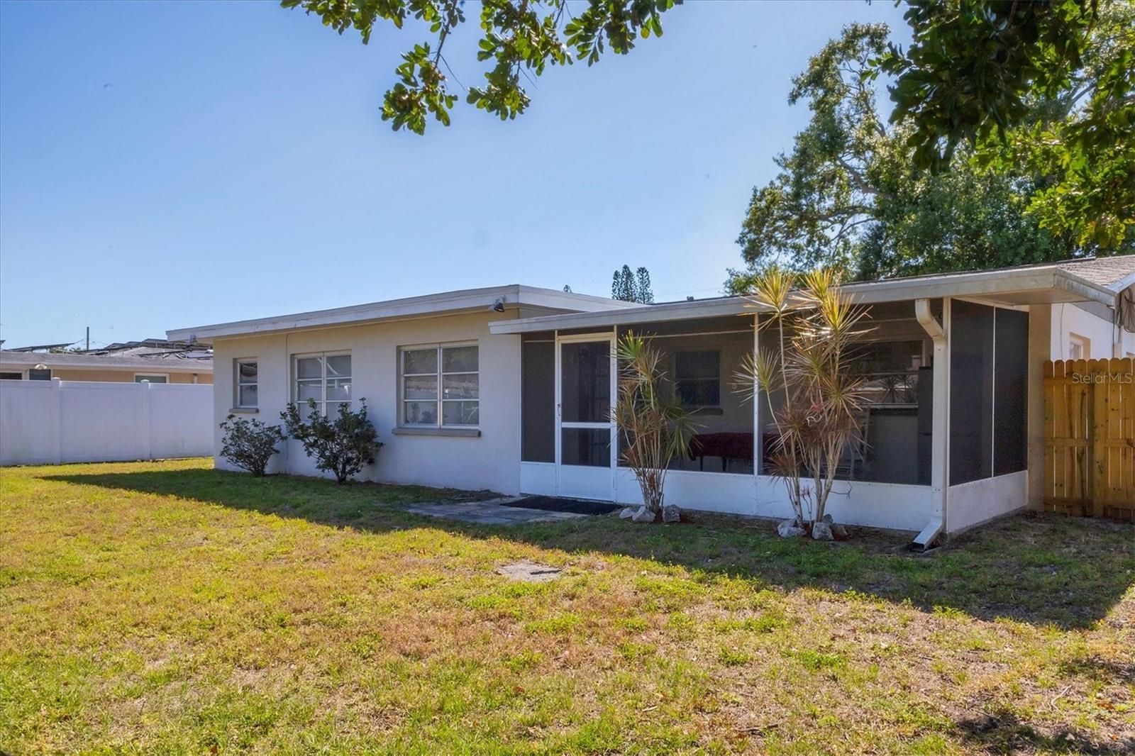 3301 CAMBRIDGE DR, SARASOTA, FL, 34232