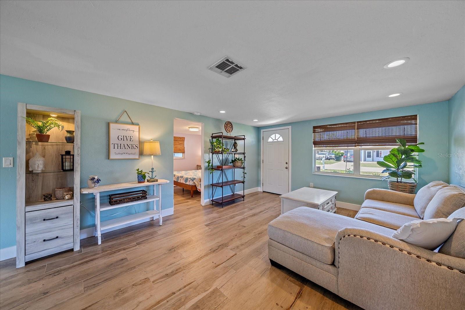 130 E SEMINOLE DR, VENICE, FL, 34293