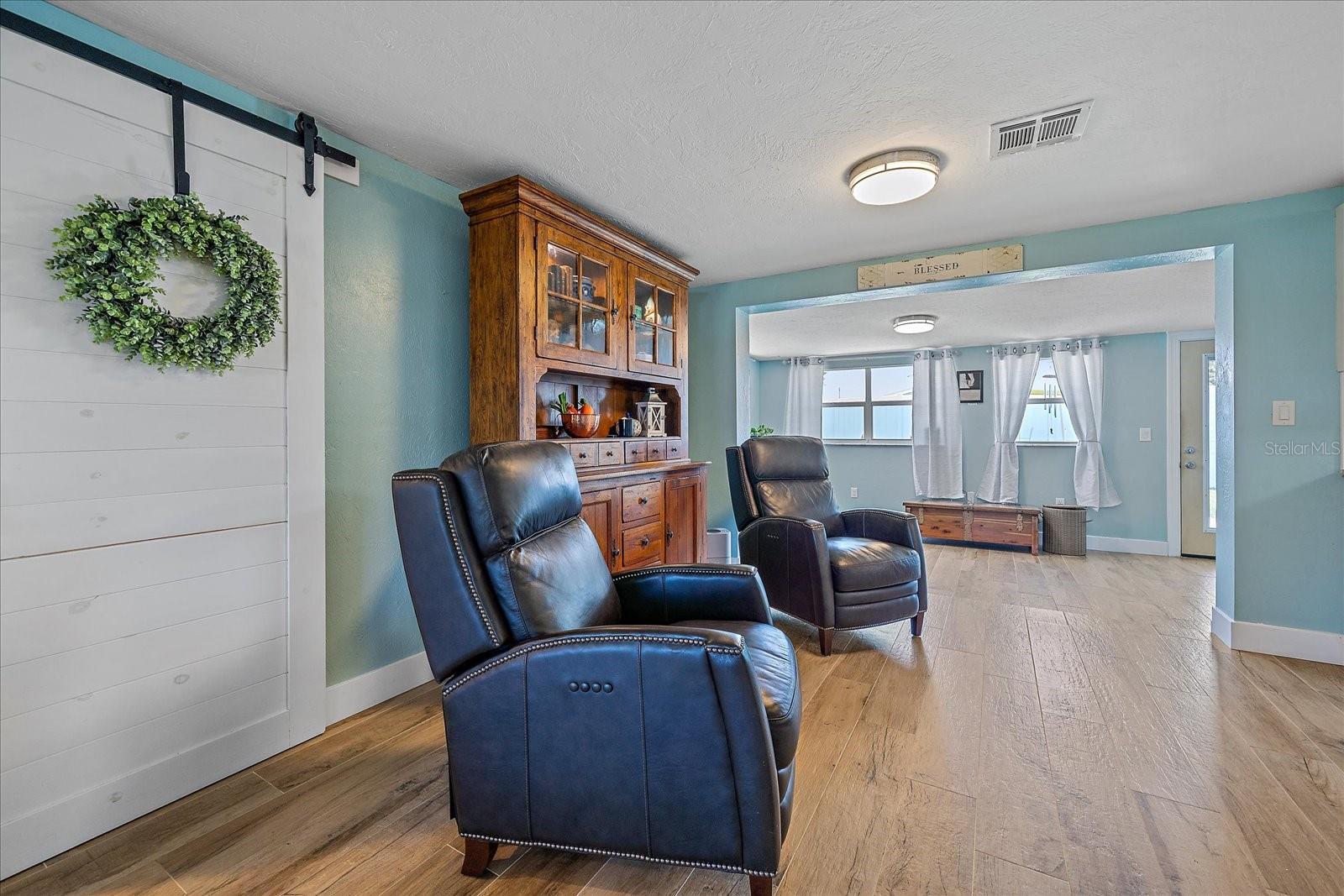 130 E SEMINOLE DR, VENICE, FL, 34293