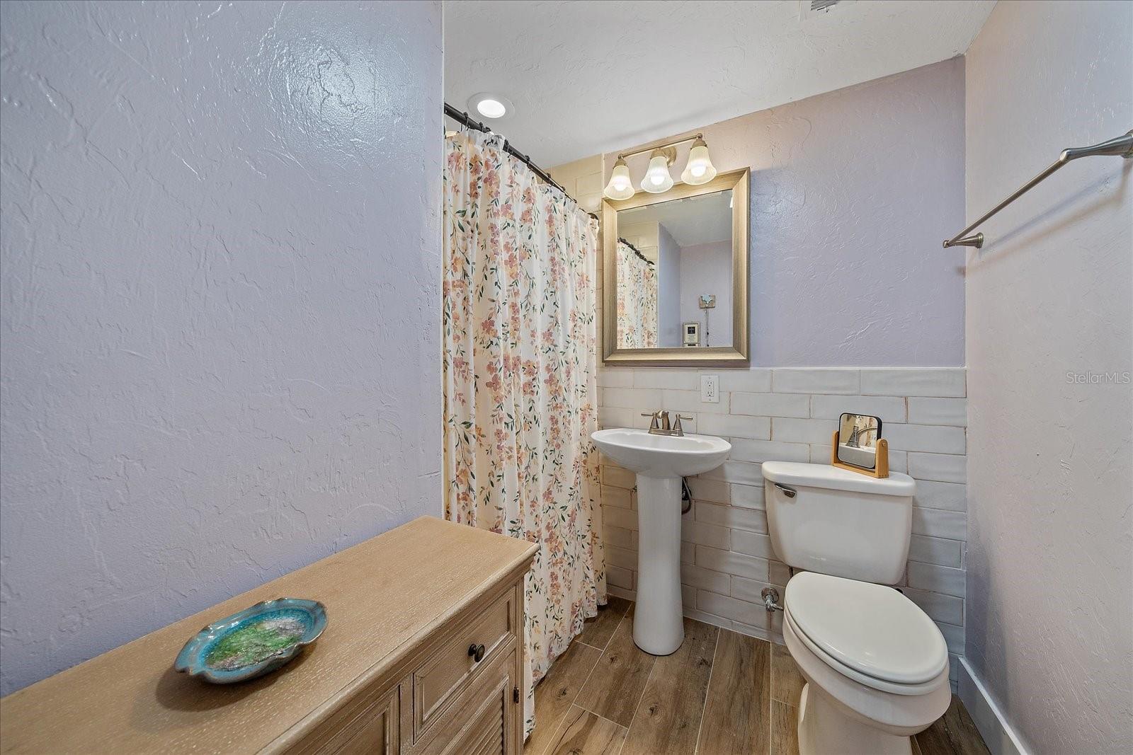 130 E SEMINOLE DR, VENICE, FL, 34293