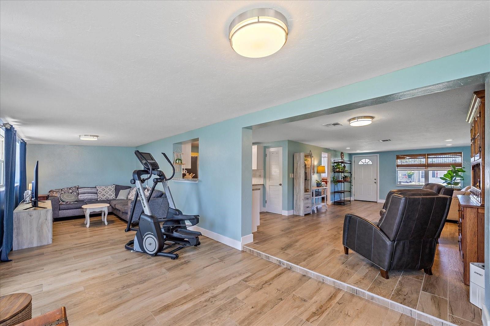 130 E SEMINOLE DR, VENICE, FL, 34293