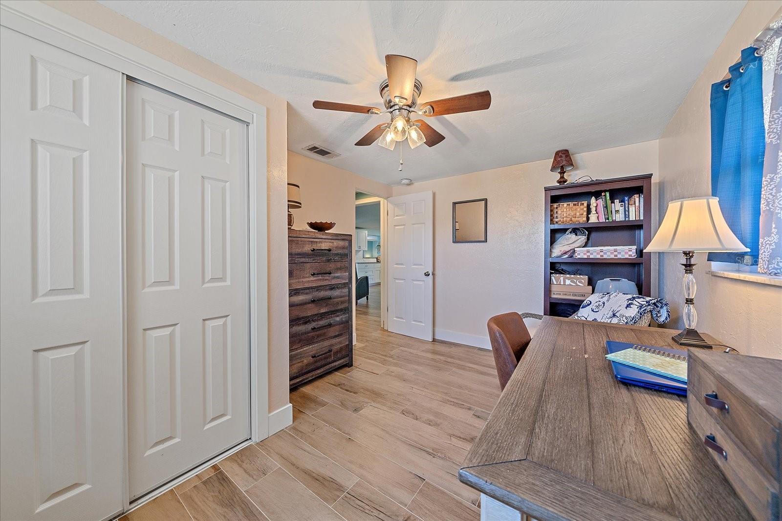 130 E SEMINOLE DR, VENICE, FL, 34293