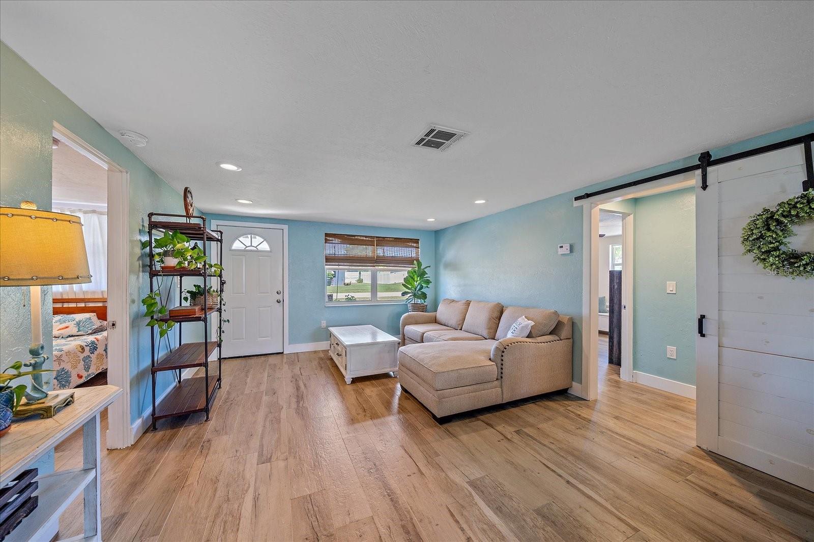 130 E SEMINOLE DR, VENICE, FL, 34293