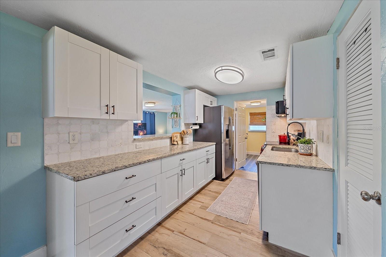 130 E SEMINOLE DR, VENICE, FL, 34293