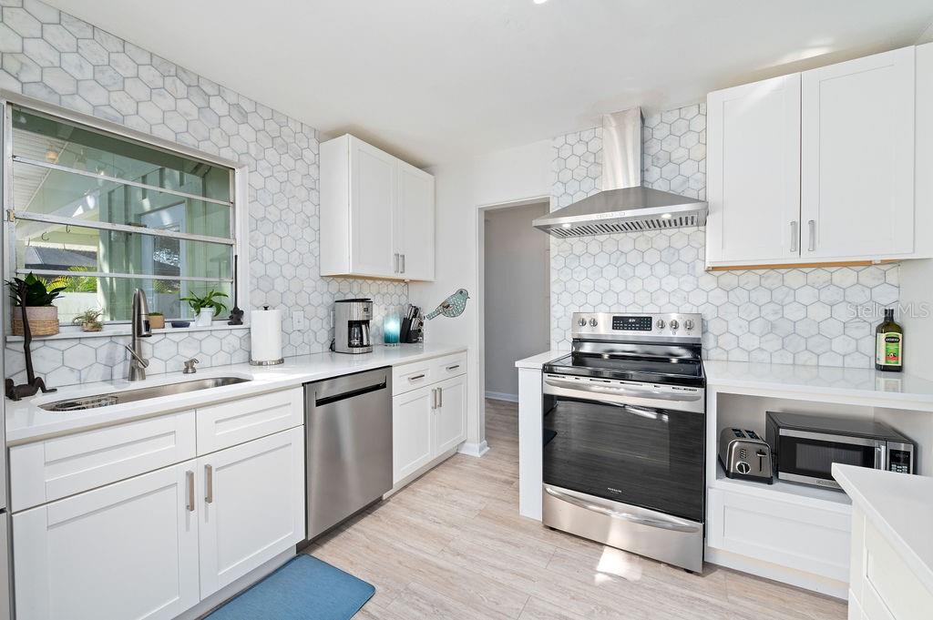 2676 MARTIN ST, SARASOTA, FL, 34237