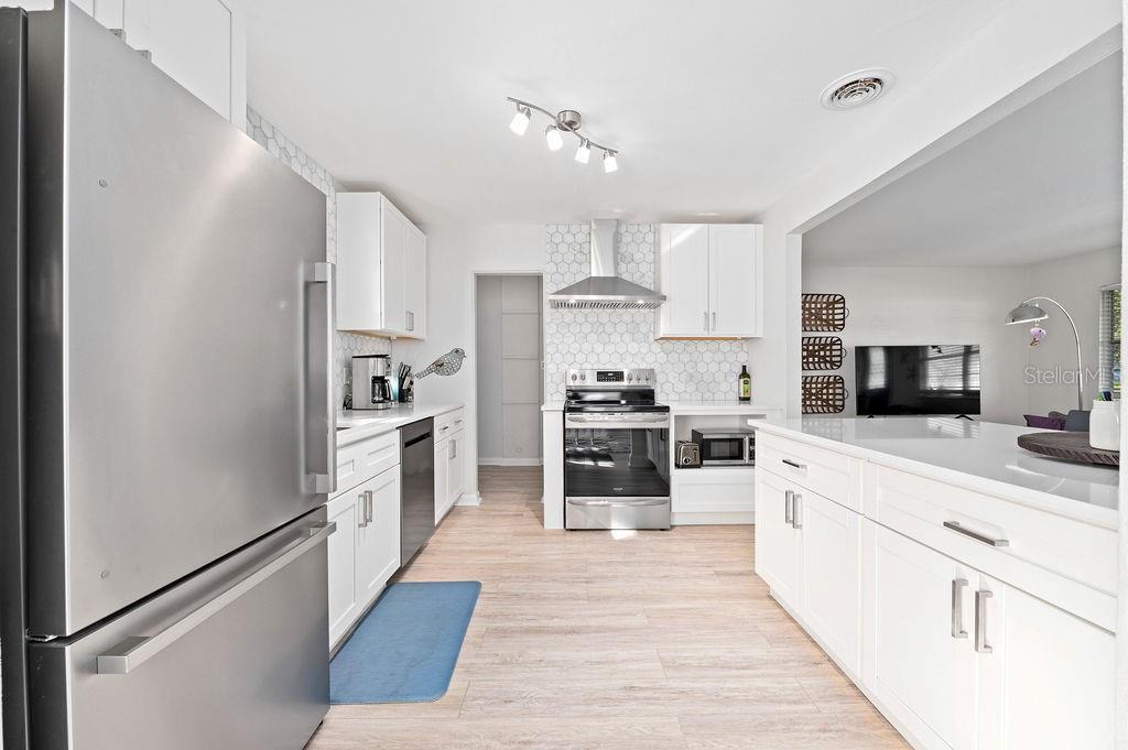 2676 MARTIN ST, SARASOTA, FL, 34237