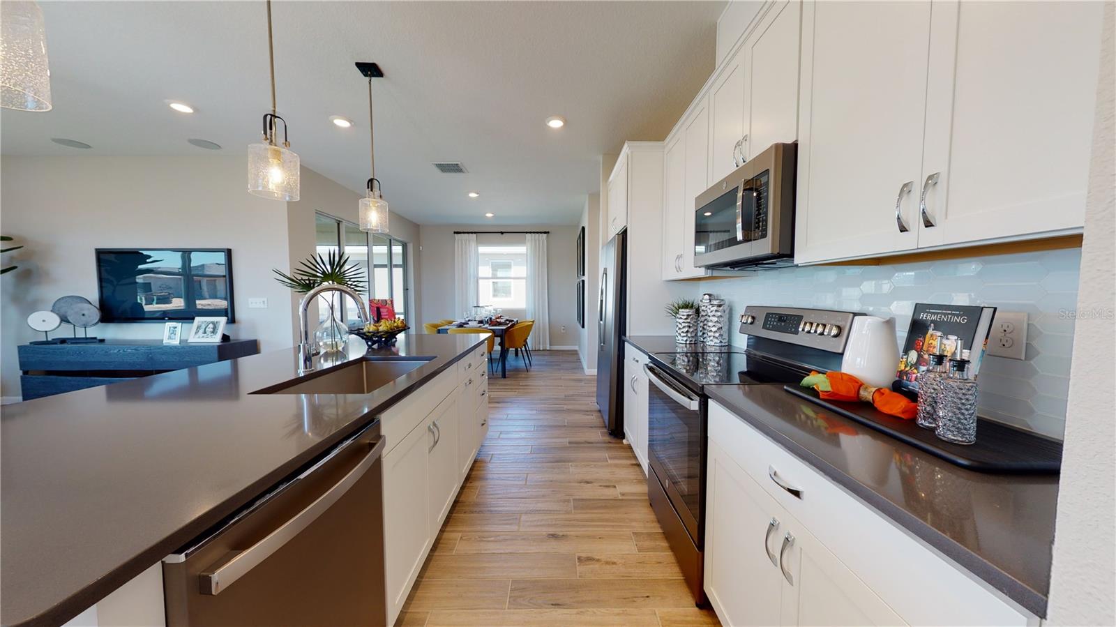 812 LAKE DELL RD, DUNDEE, FL, 33838