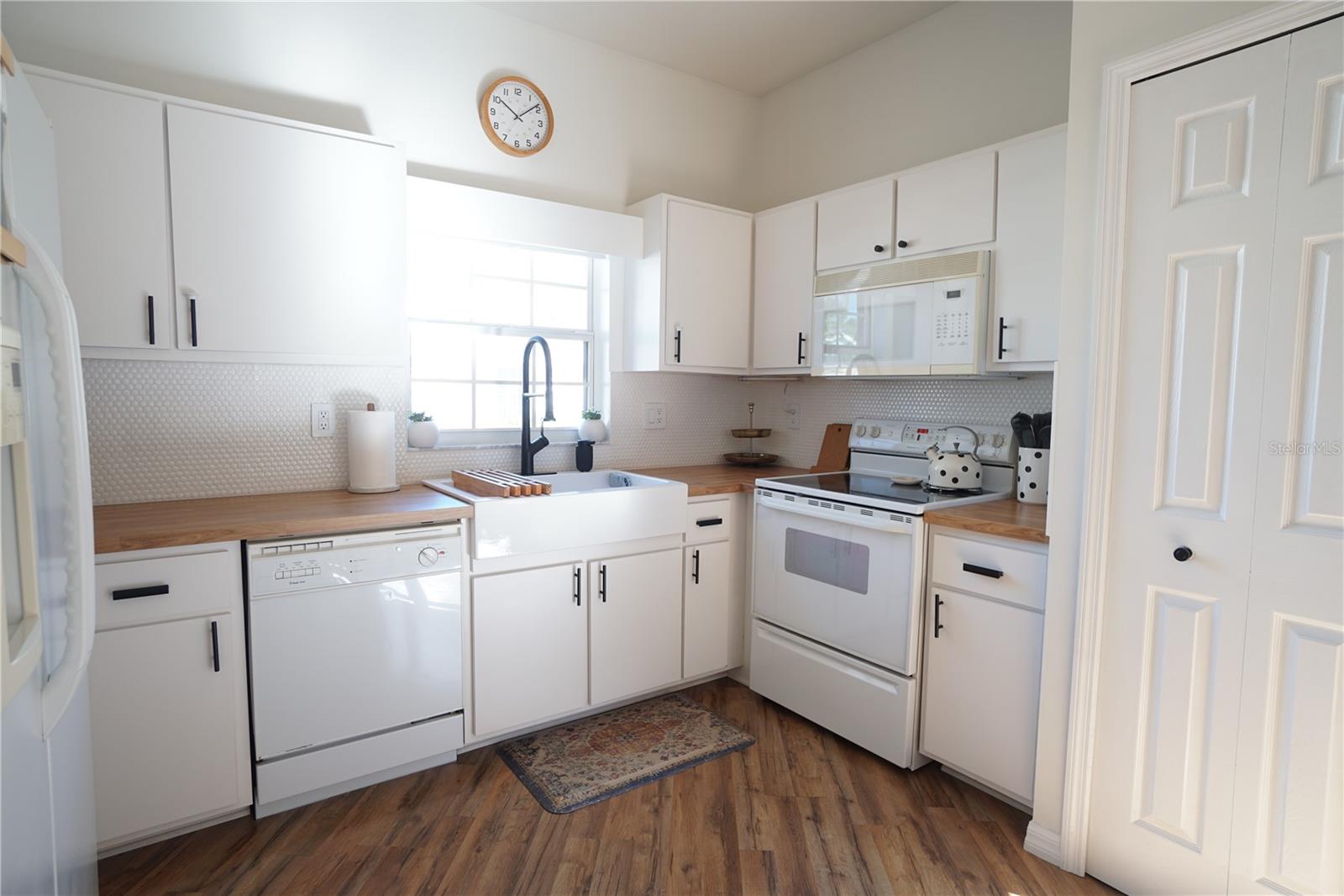 10740 PEARL BAY CIR, ESTERO, FL, 33928